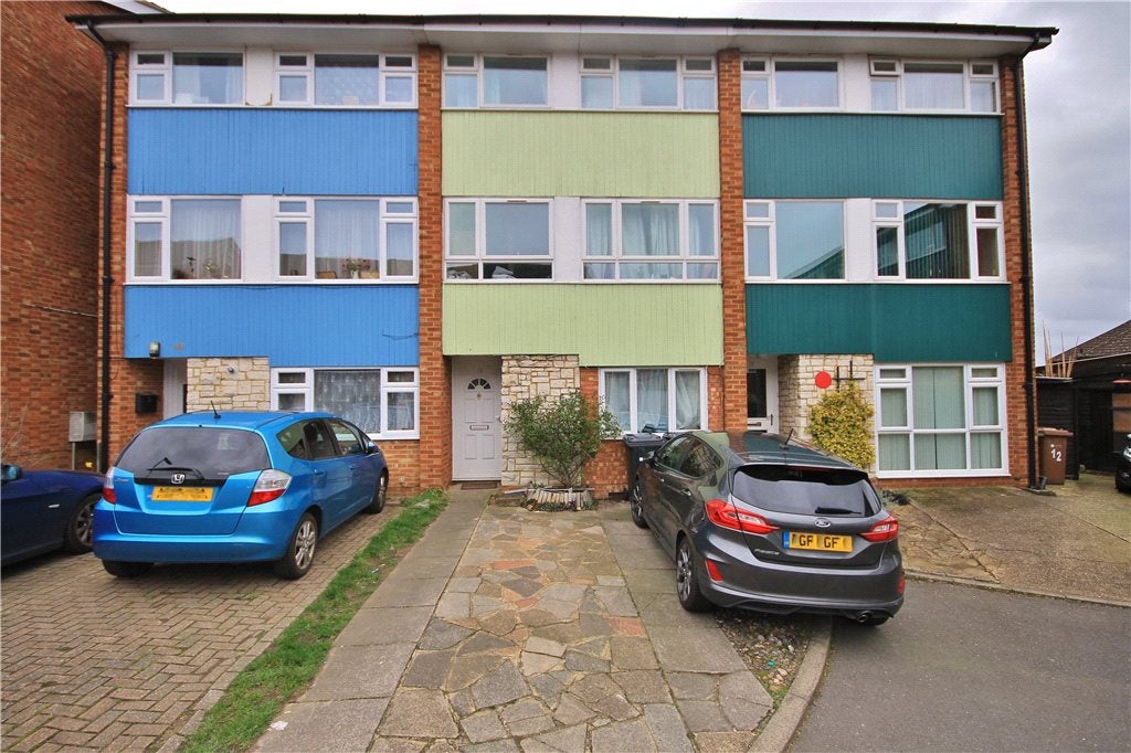 House Queen's Drive in Guildford
