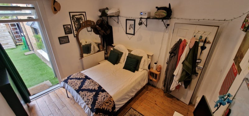 Room Soames Street in Greater London