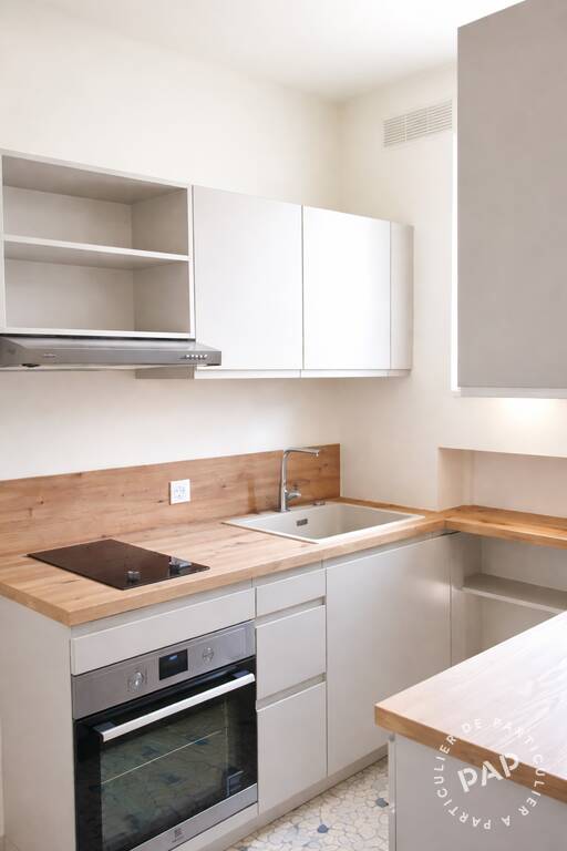 Flat Rue Ampère in Paris