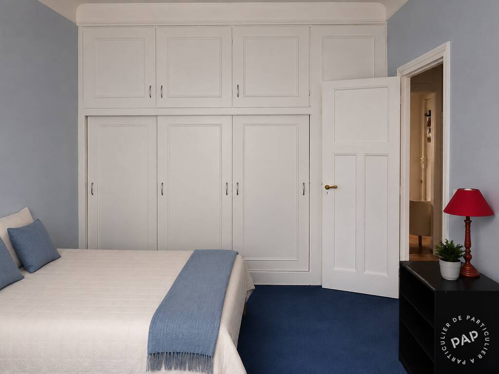 Flat Rue Ampère in Paris