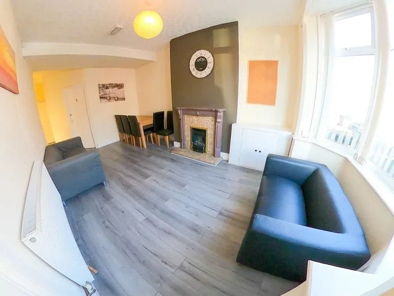 Room Stanley Road in Coventry