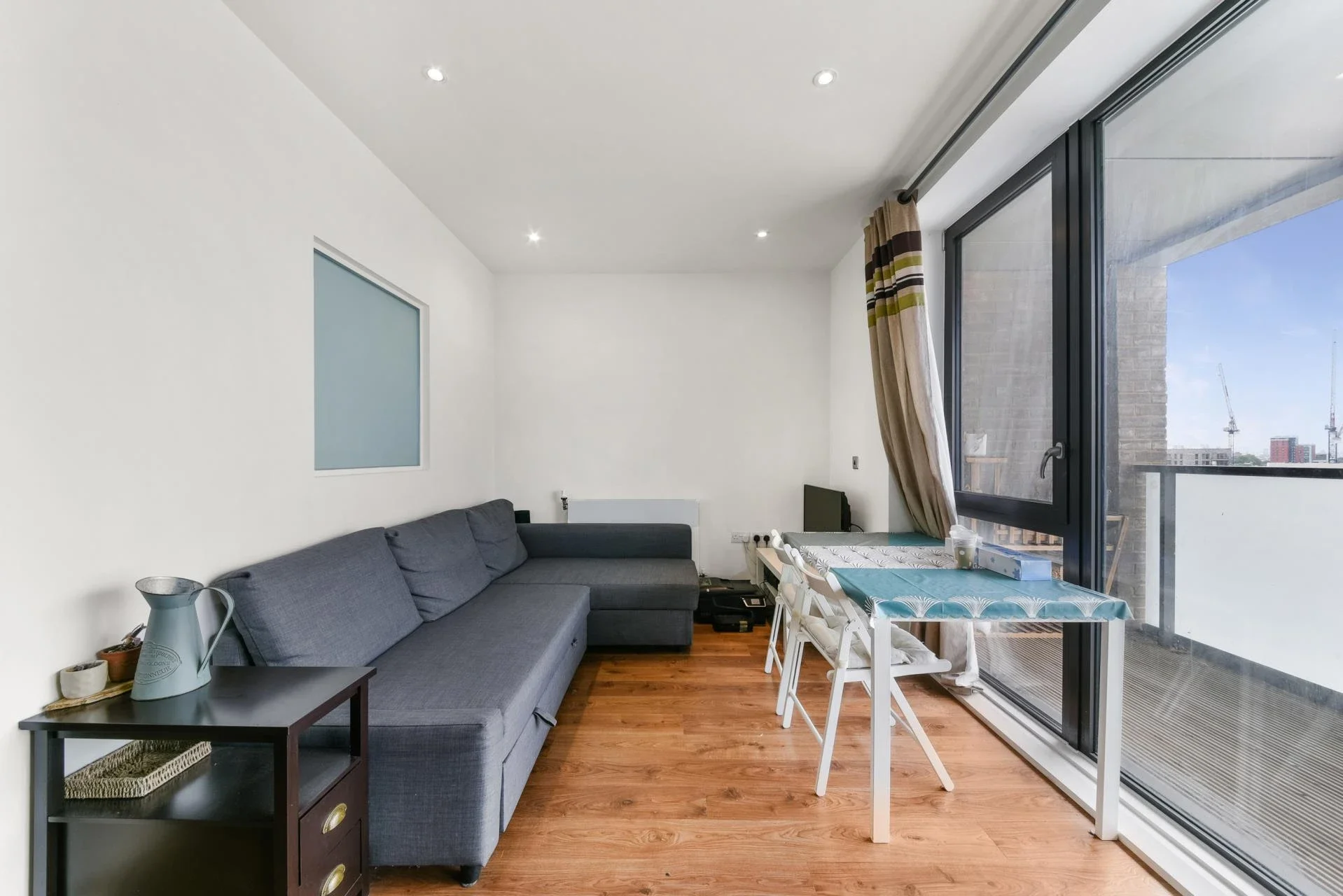 Flat New Village Avenue in Greater London