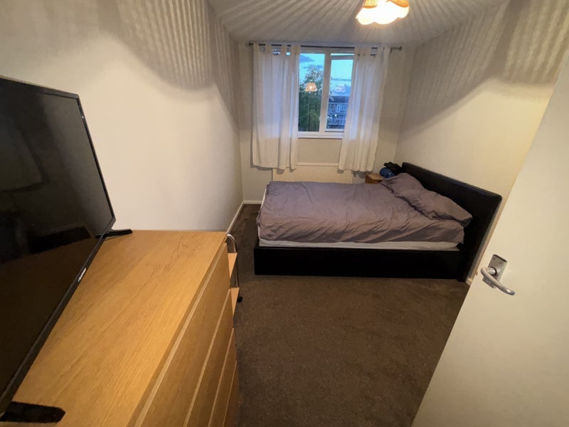 Room Rouel Road in Greater London