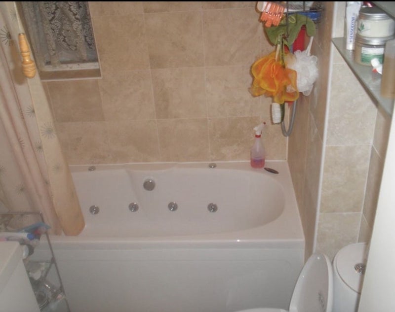 Room Rouel Road in Greater London