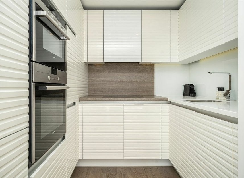 Flat Lever Street in Greater London