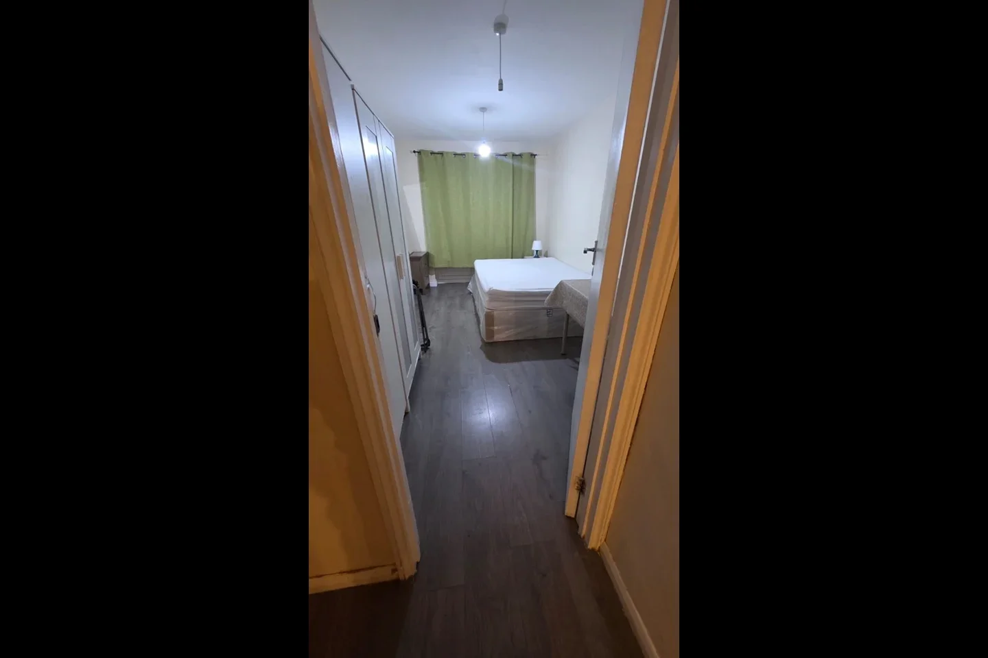Room Whitby Gardens in Greater London