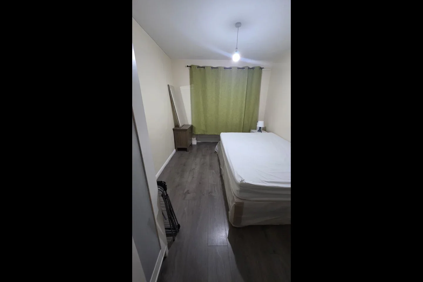 Room Whitby Gardens in Greater London