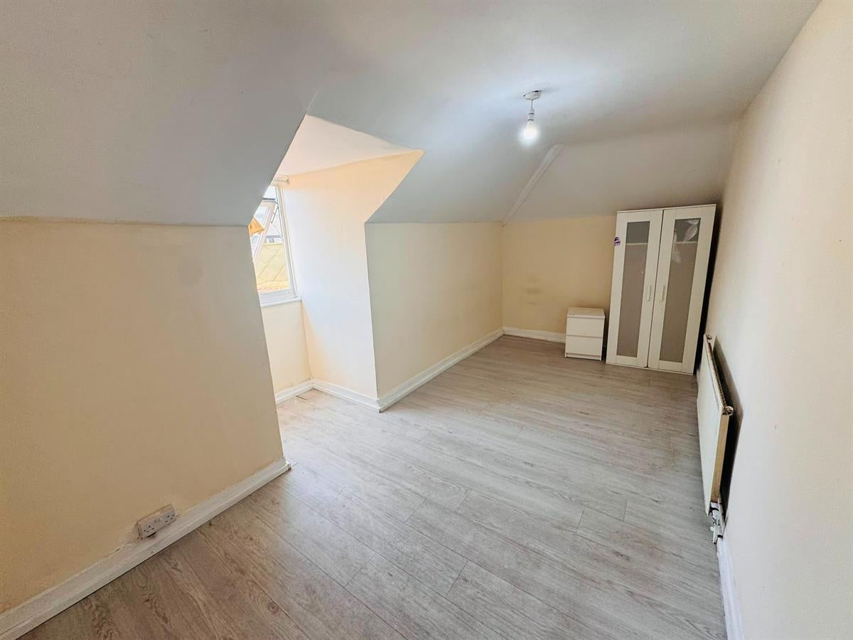 Room Romford Road in Greater London