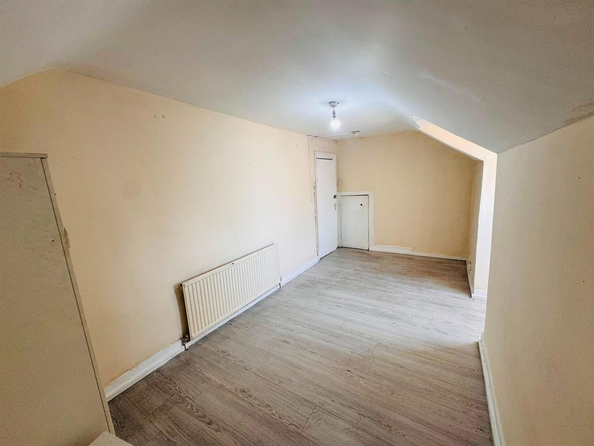 Room Romford Road in Greater London