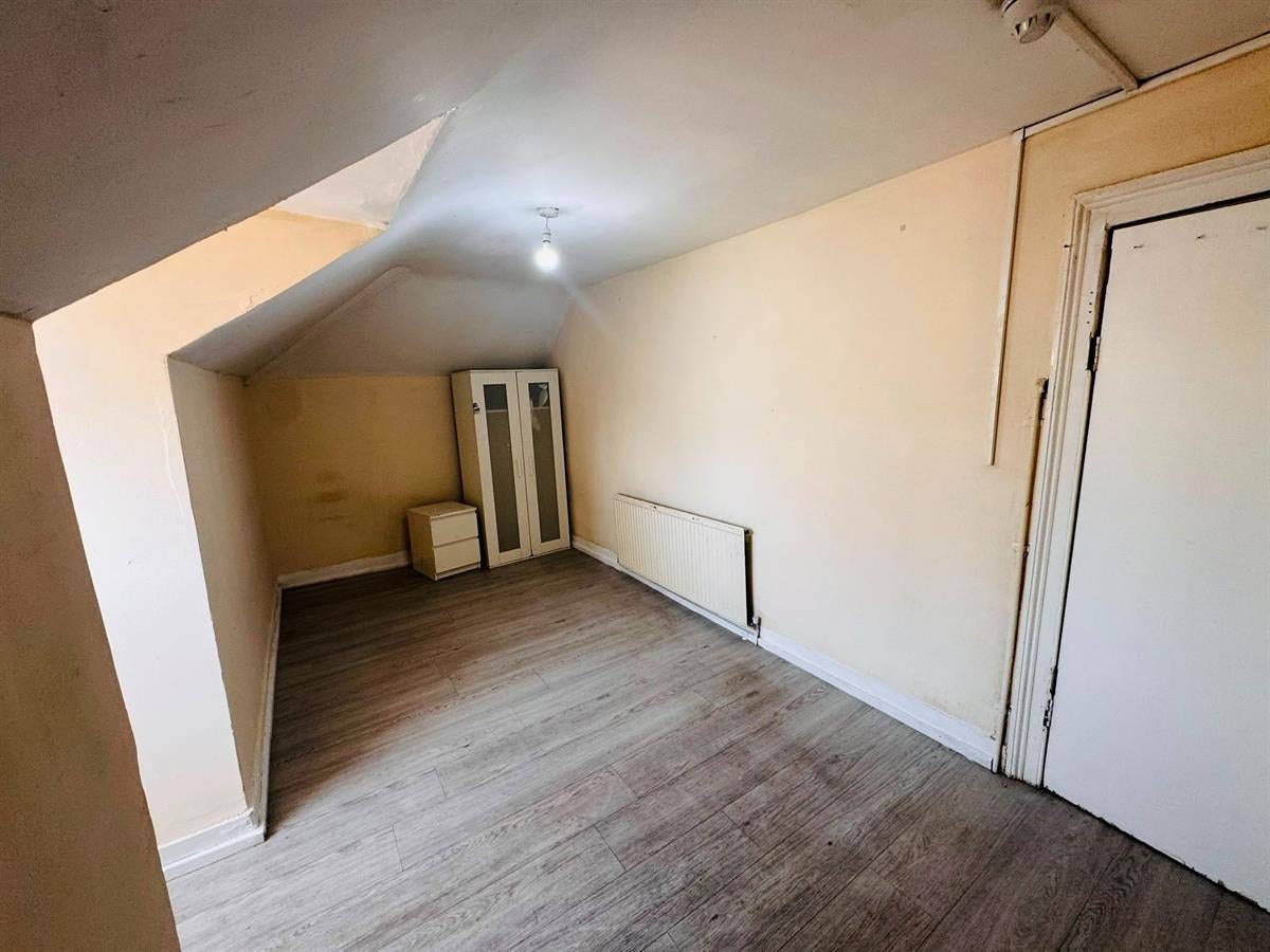 Room Romford Road in Greater London