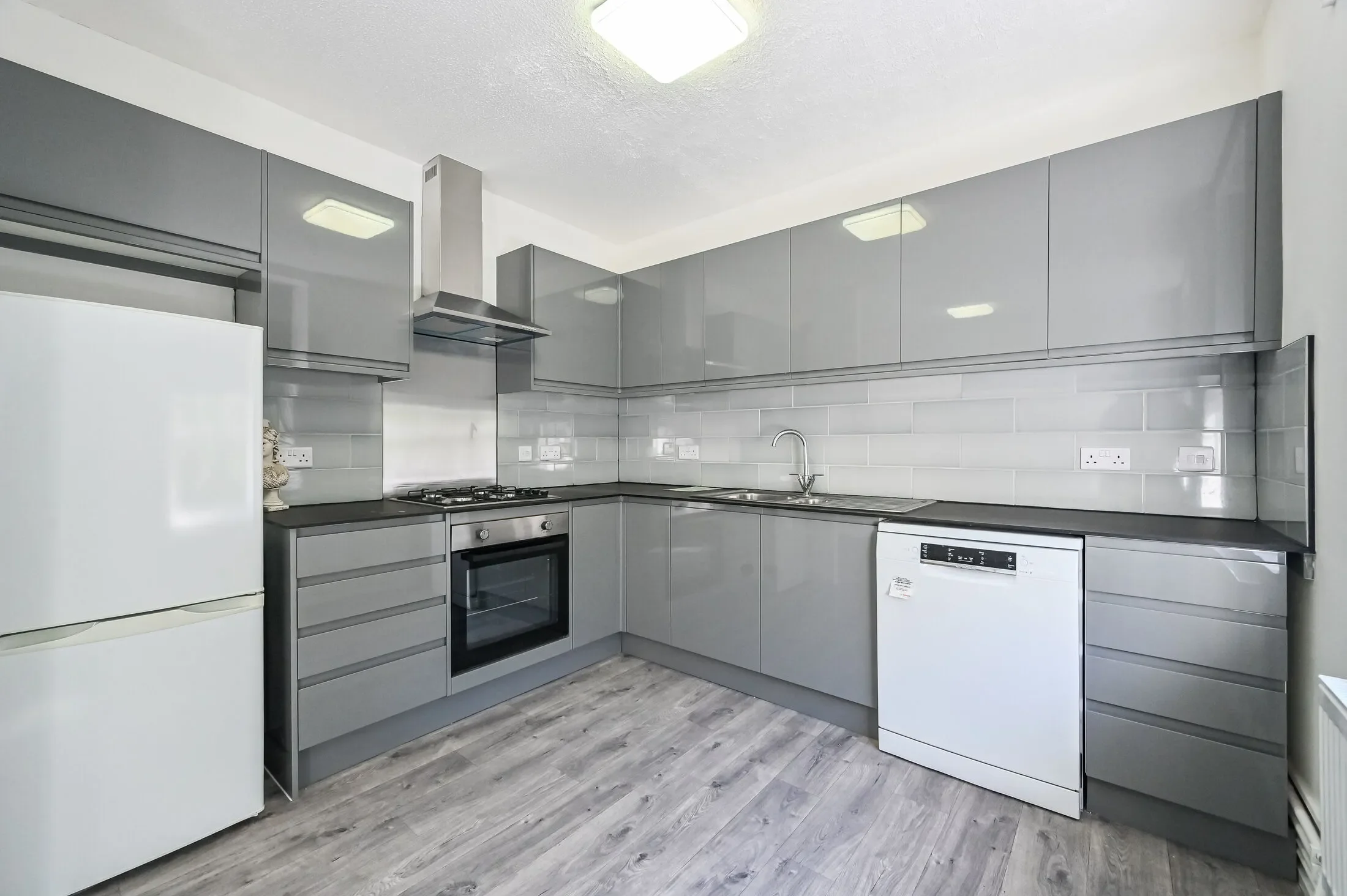 Flat Biddestone Road in Greater London