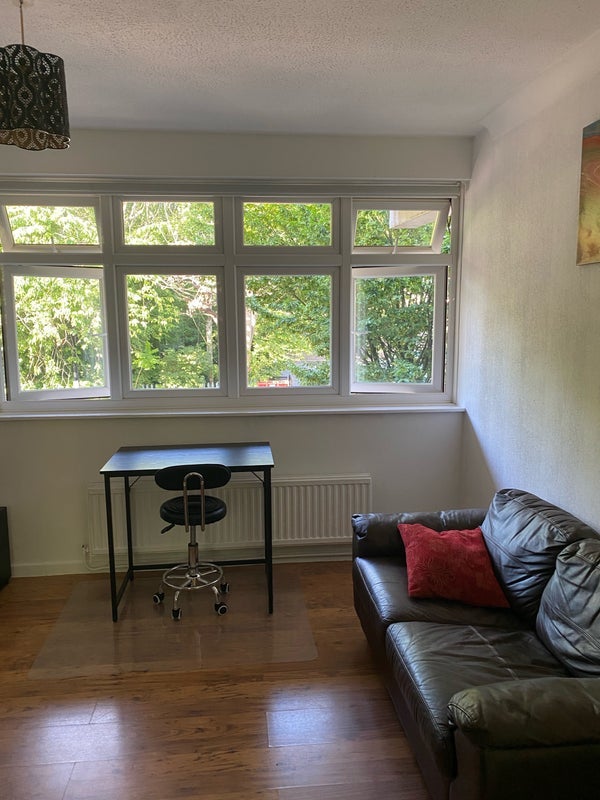 Room Bancroft Road in Greater London