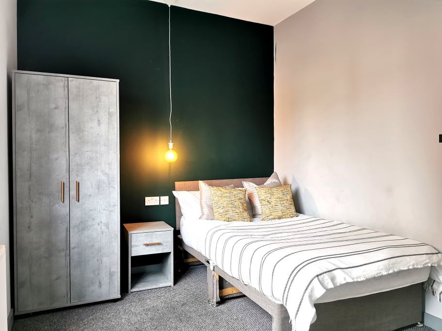 Room Smawthorne Lane in Wakefield
