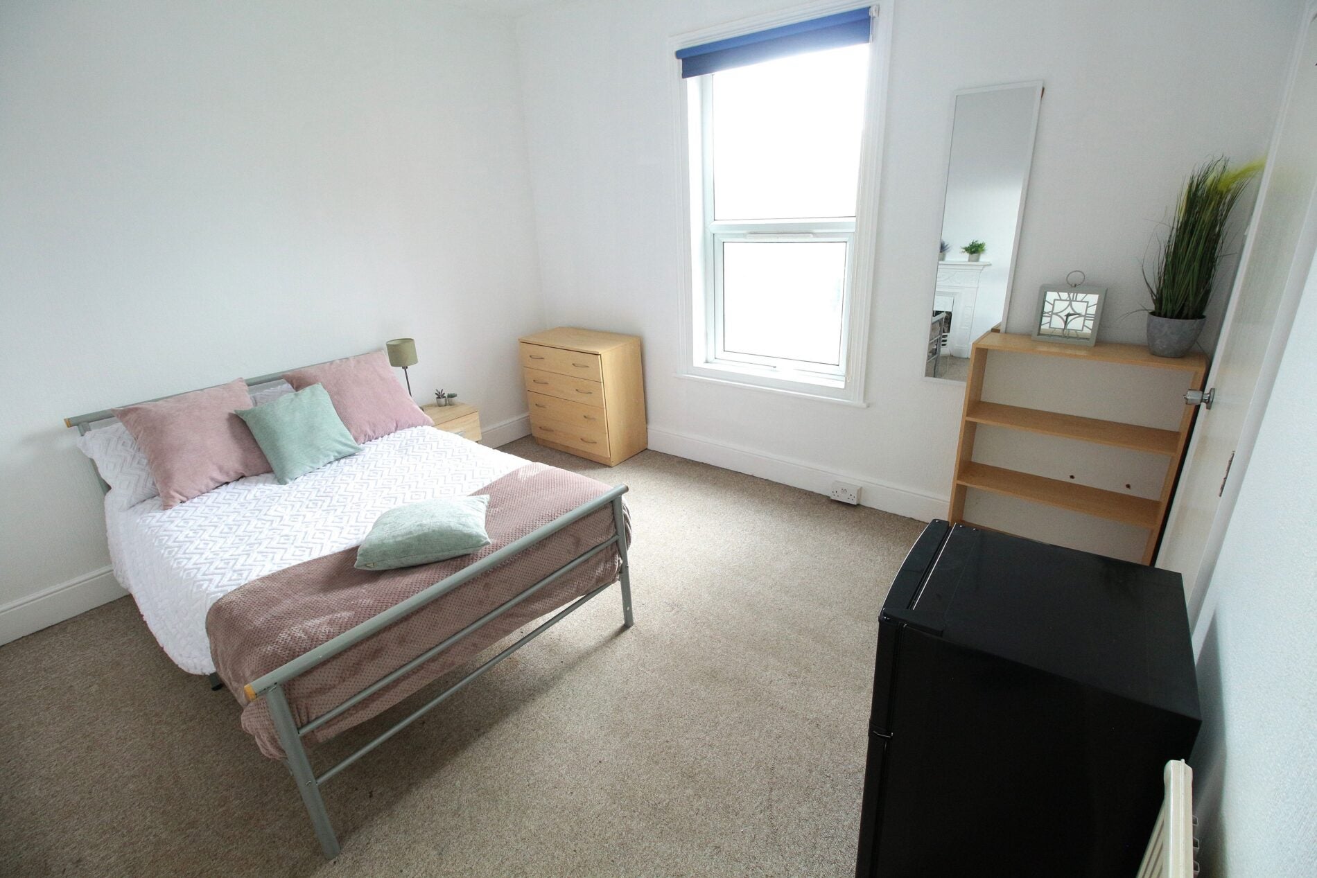 Room Richmond Road in Lincoln