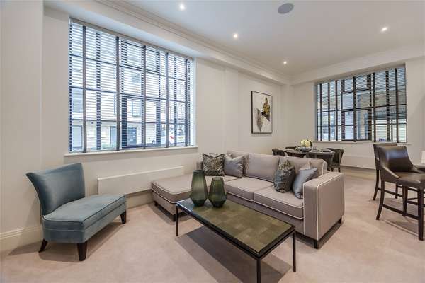 Flat Rainville Road in Greater London