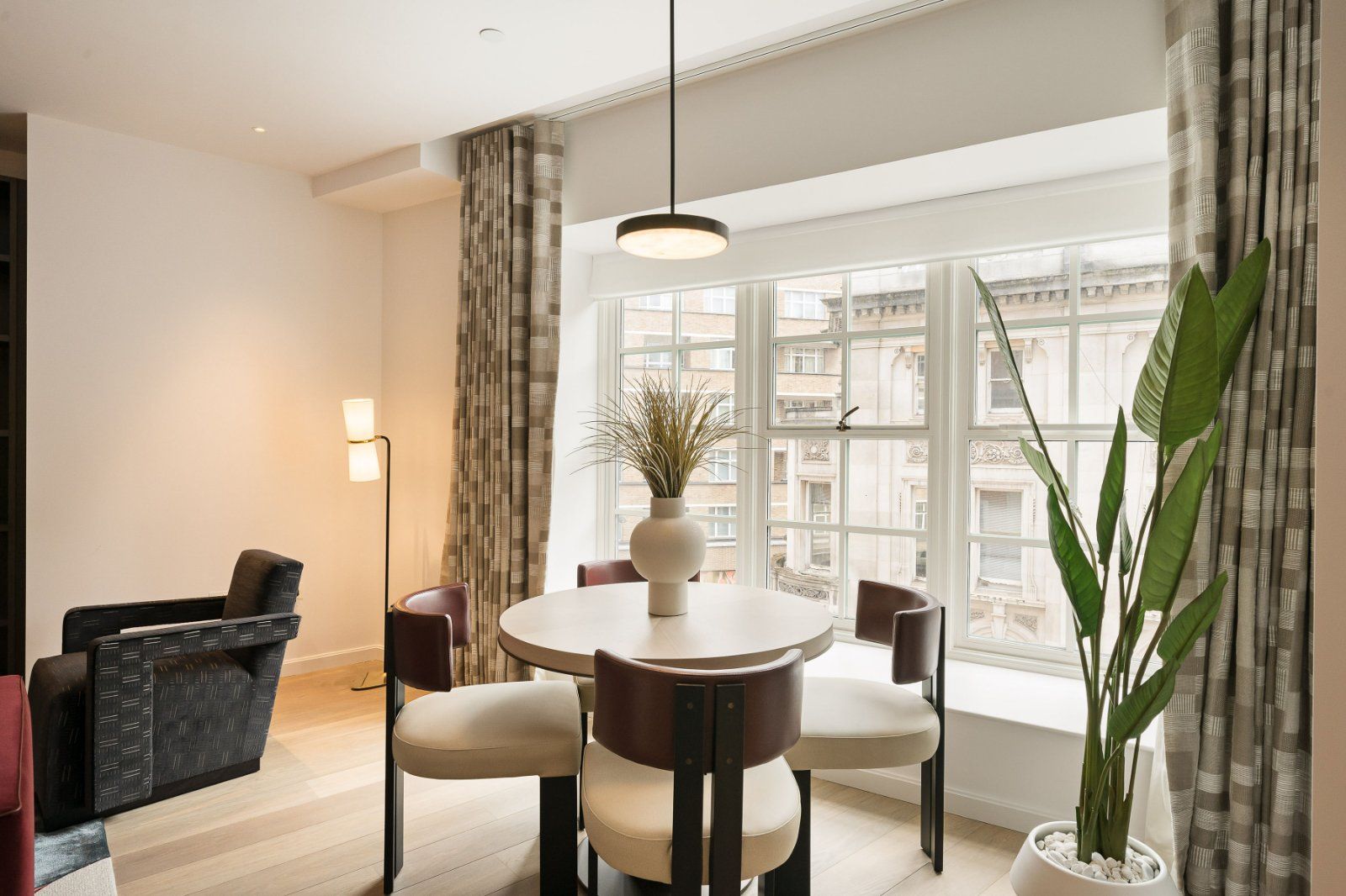 Flat Basil Street in Greater London