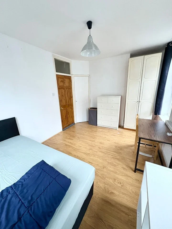 Room Penfold Street in City of Westminster