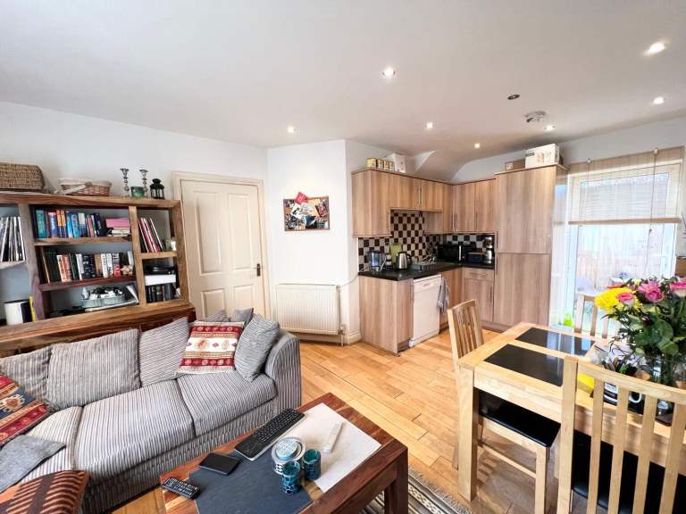 House Chalsey Road in Greater London
