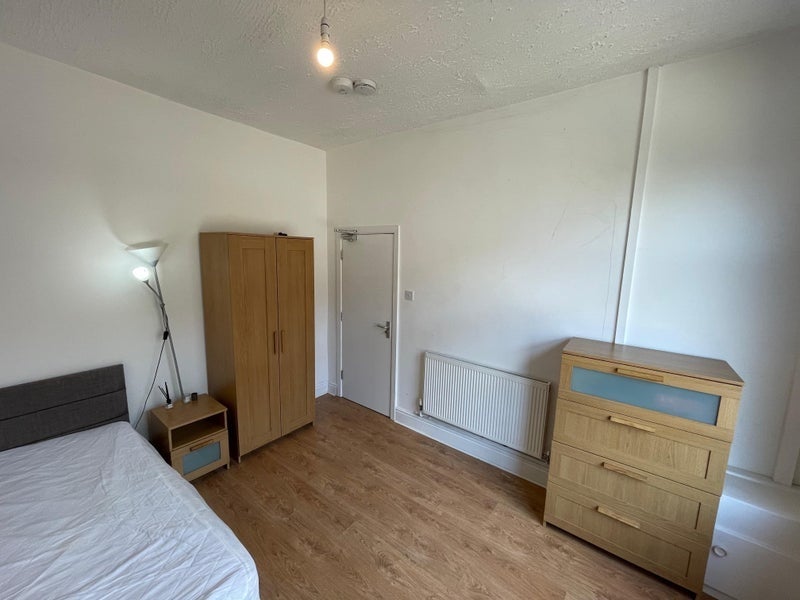 Room Croppers Hill in St Helens