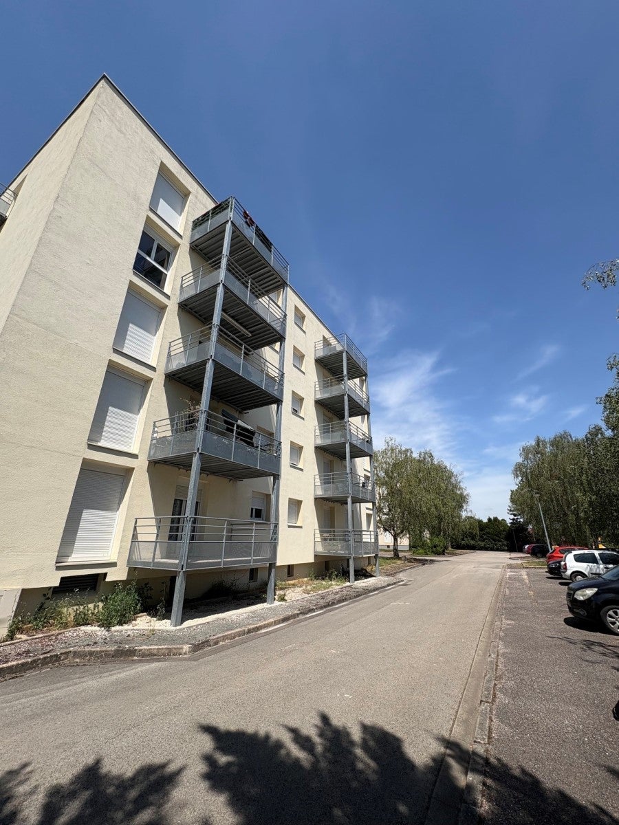 Flat Rue des Murots in Fontaine-Française