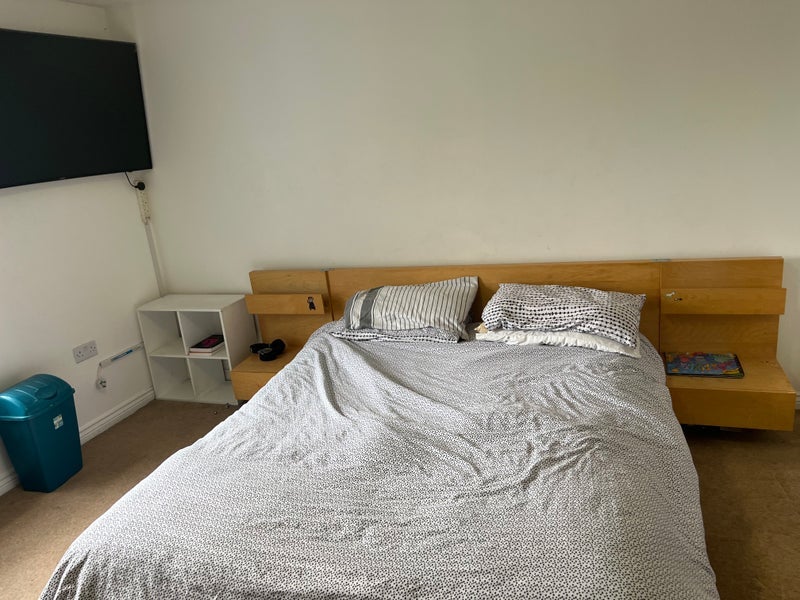Room Sylvan Avenue in Nottingham