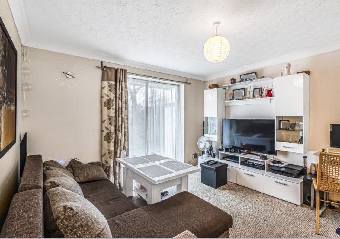 Flat Filey Spur in Slough