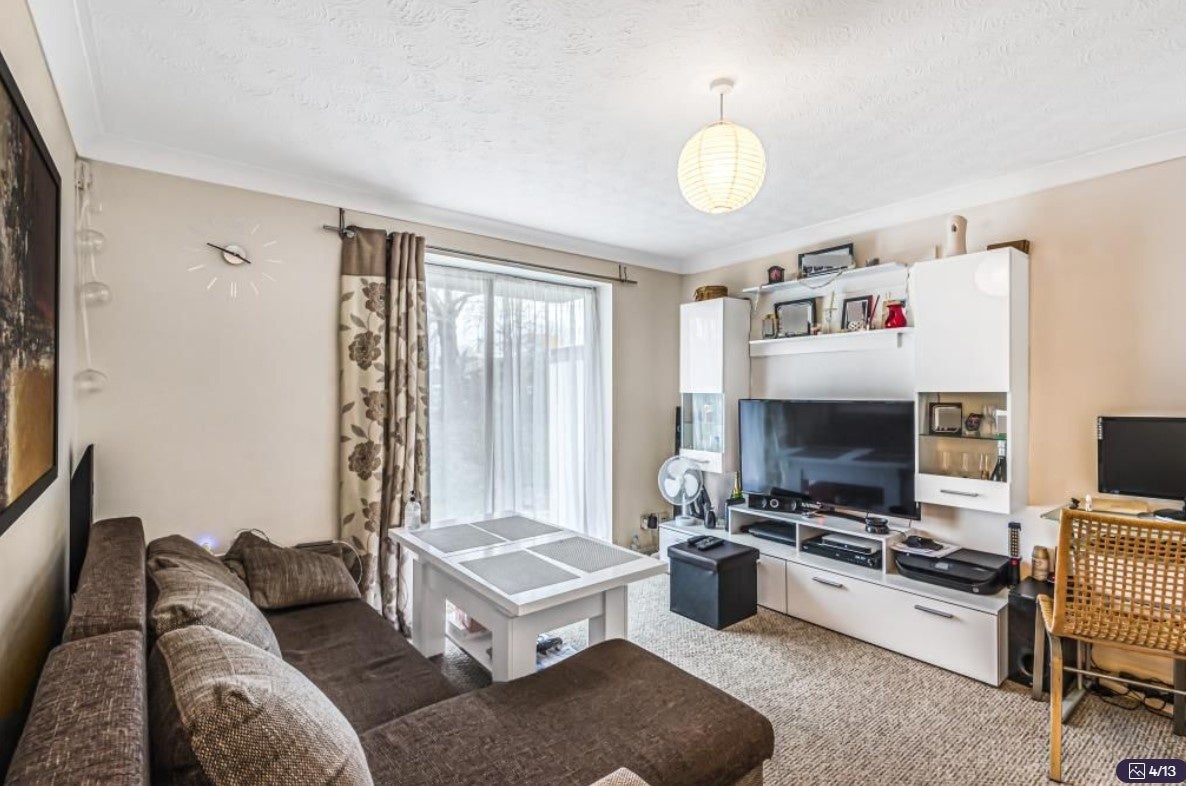 Flat Filey Spur in Slough