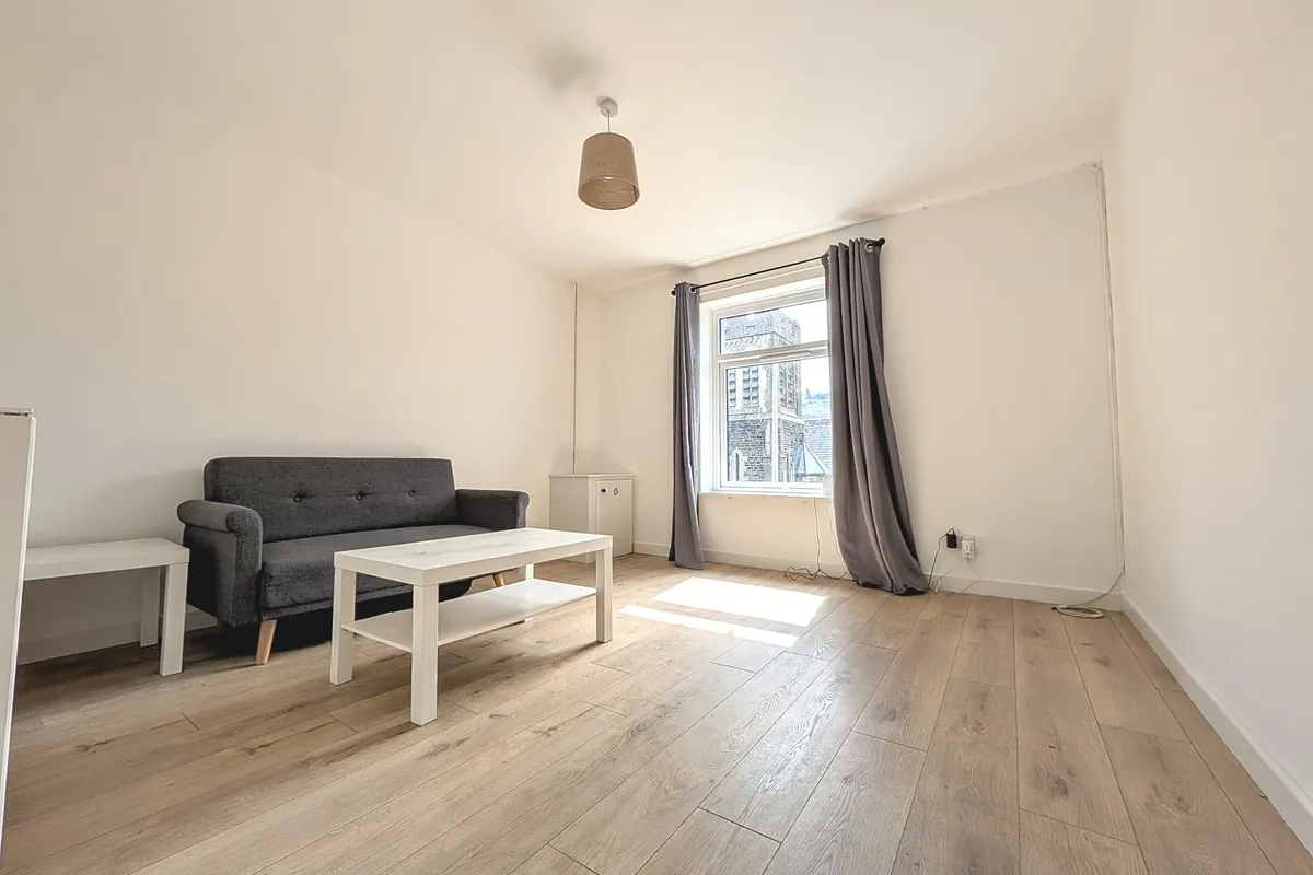 Flat Clydach Road in Clydach Vale