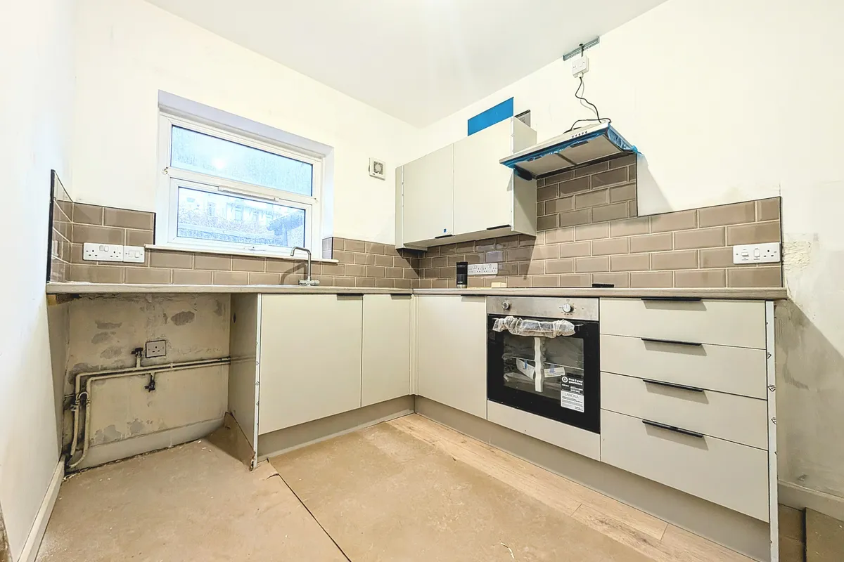 Flat Clydach Road in Clydach Vale