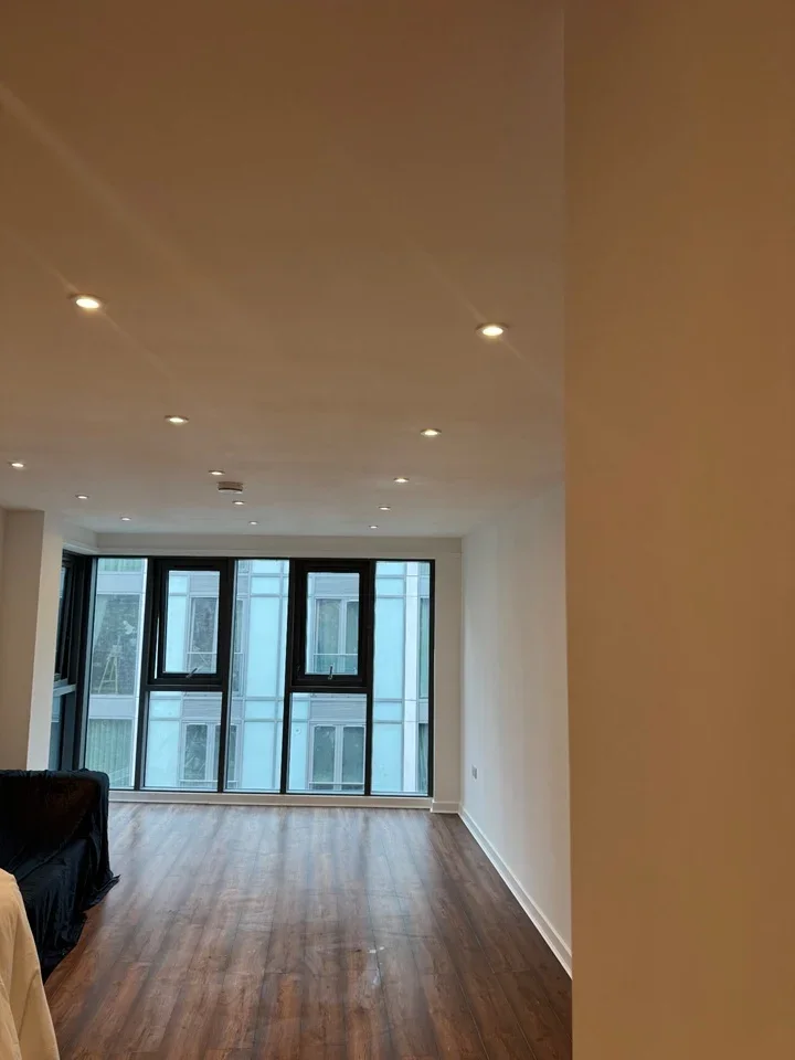 Flat Osiers Road in Greater London