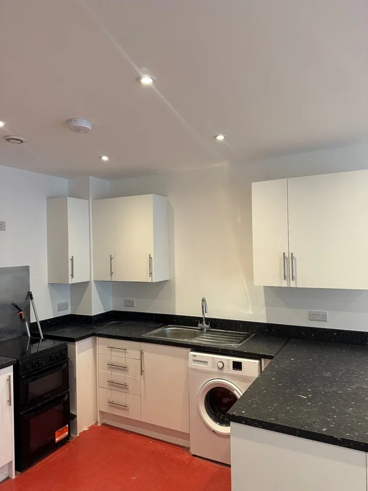 Flat Osiers Road in Greater London