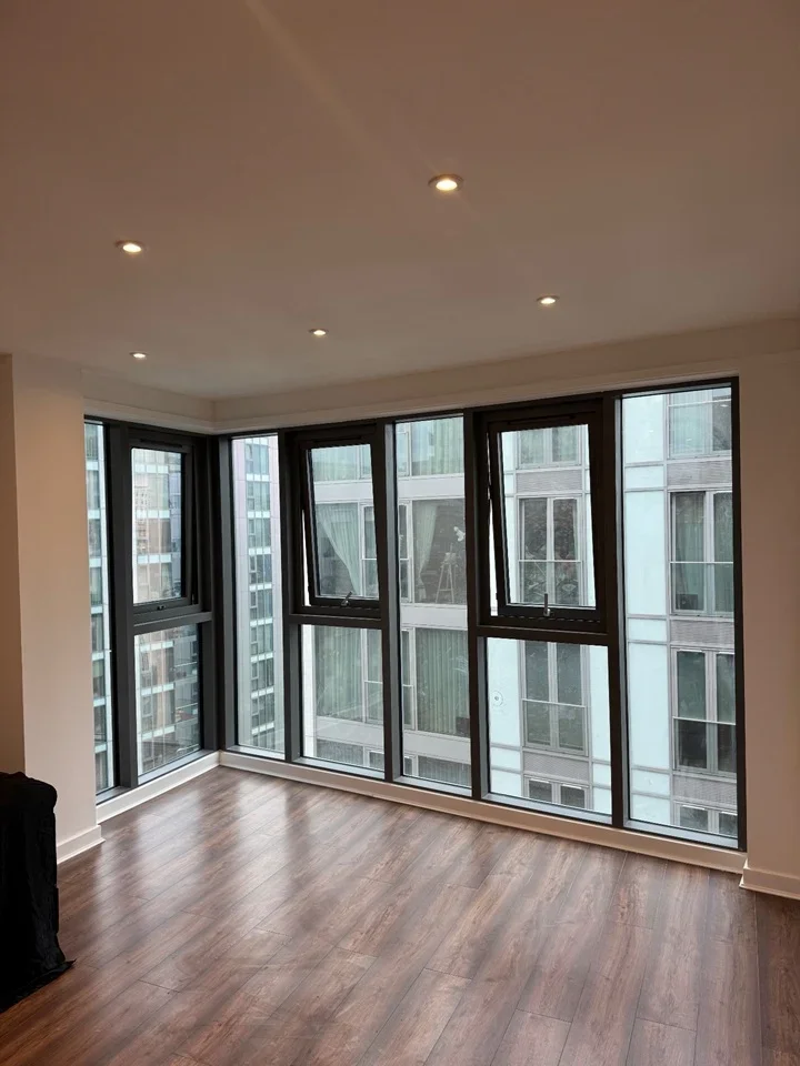 Flat Osiers Road in Greater London