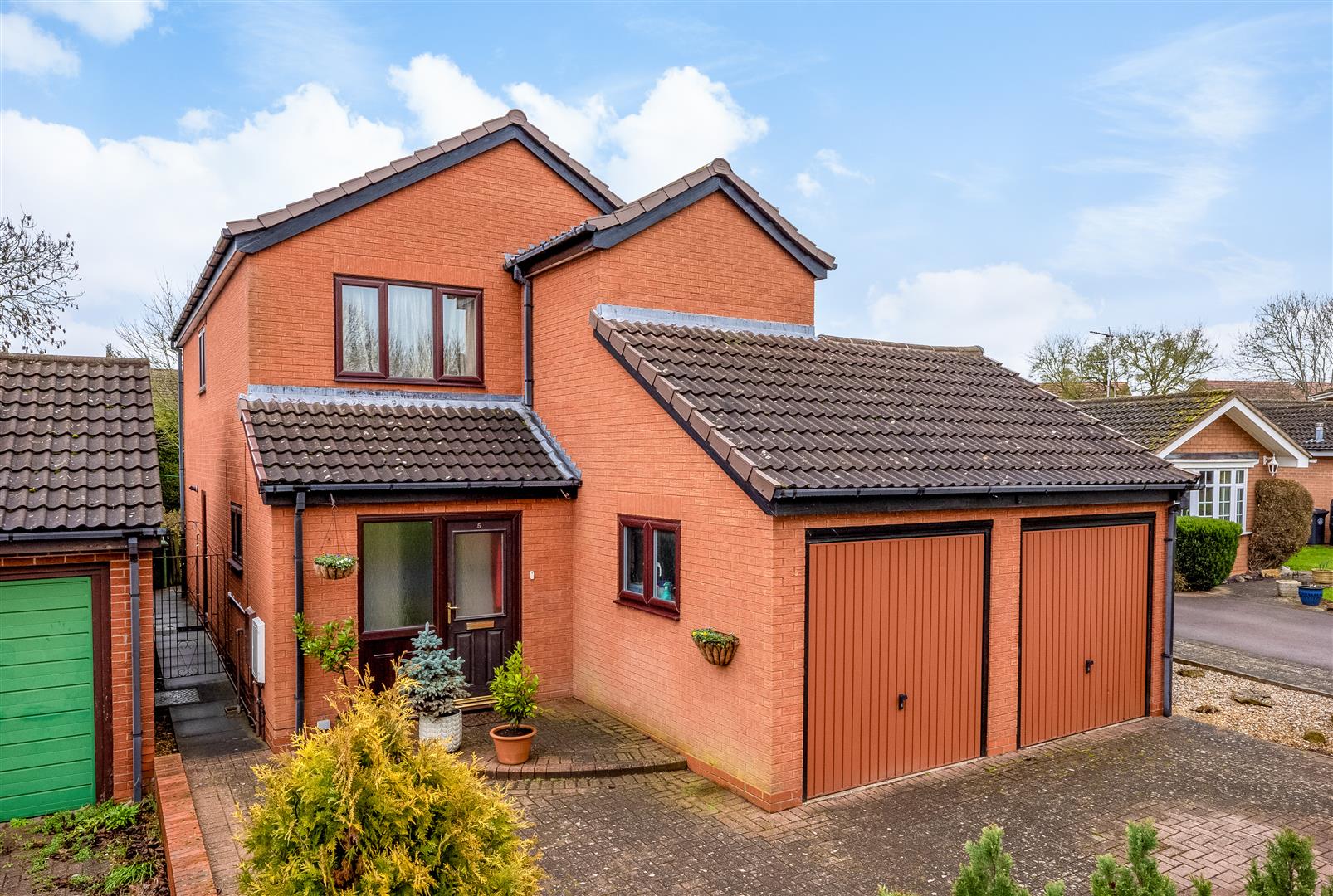 House Redhill Close in Stratford-on-Avon