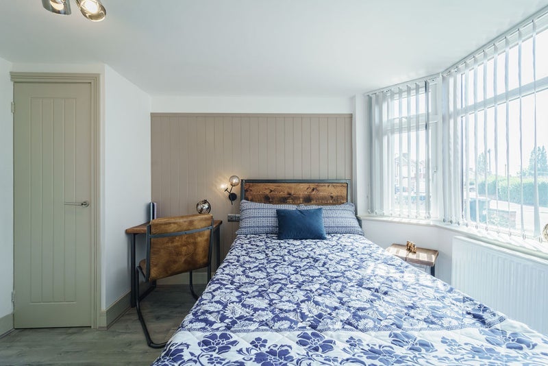 Room Glover Street in Coventry