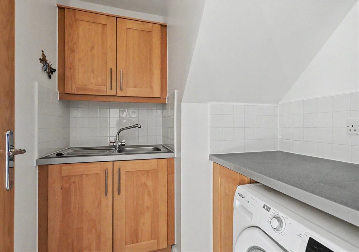 House Woodsome Lodge in Walton on Thames