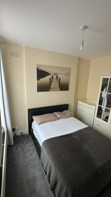 Room Milson Road in Greater London