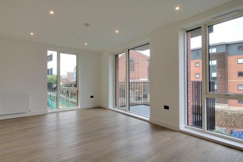Room Lower Loveday Street in Birmingham