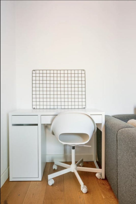 Flat Gales Gardens in Greater London