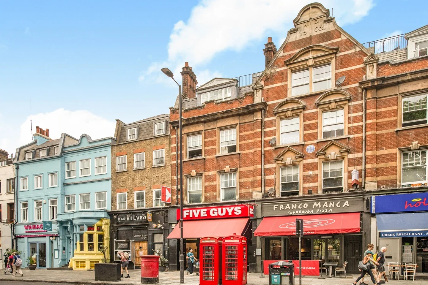 Flat Upper Street in Greater London