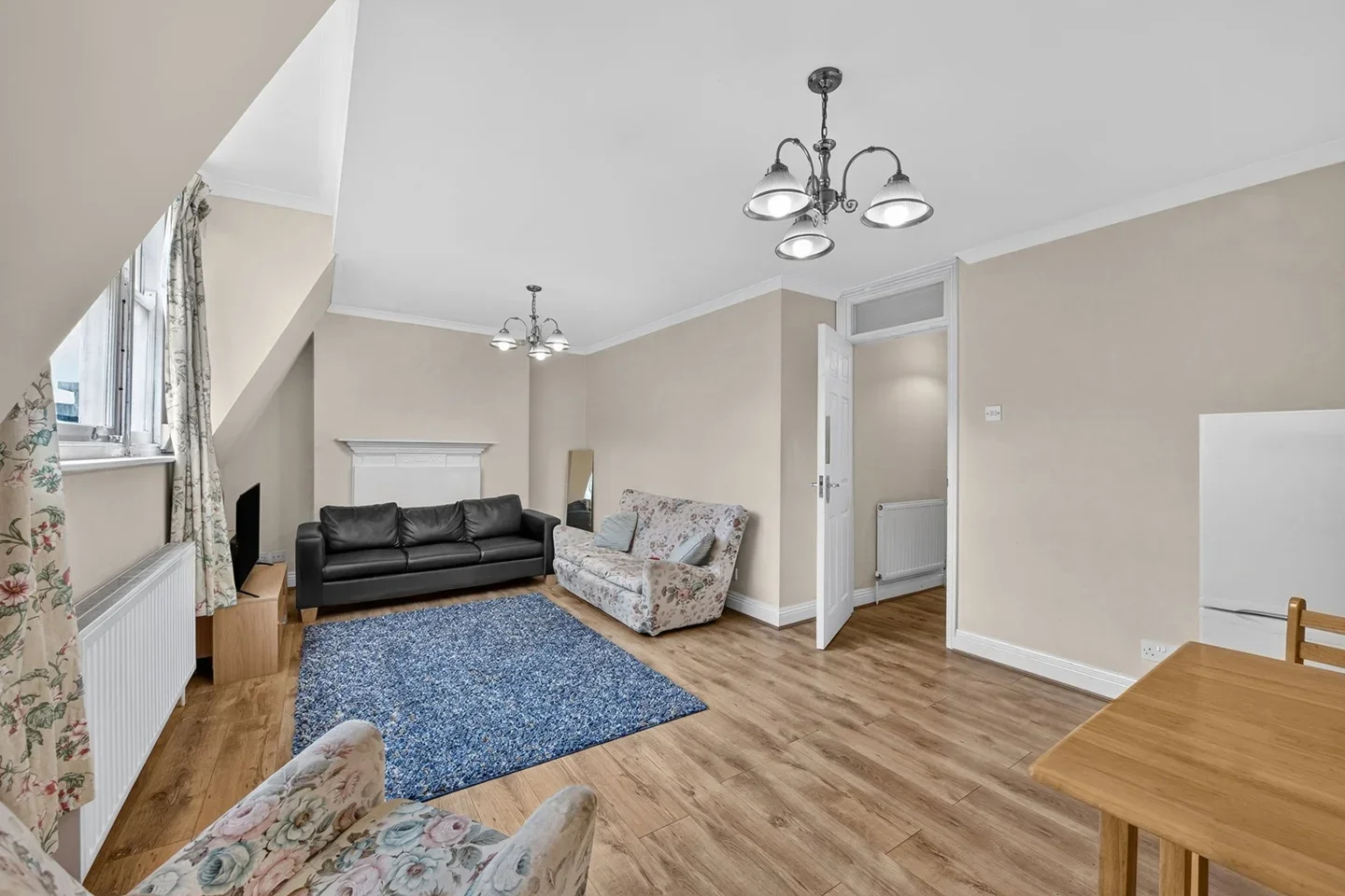 Flat Upper Street in Greater London