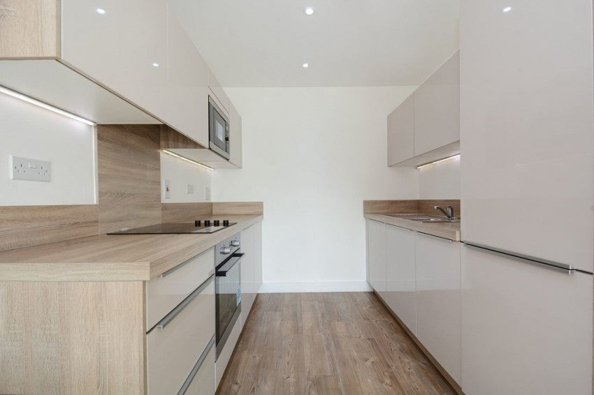 Flat Yeoman Street in Greater London