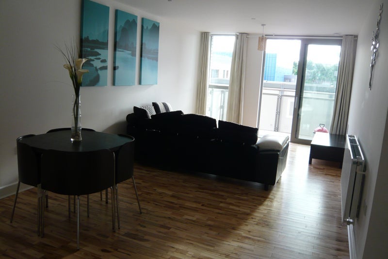 Flat Cornmill Lane in Greater London