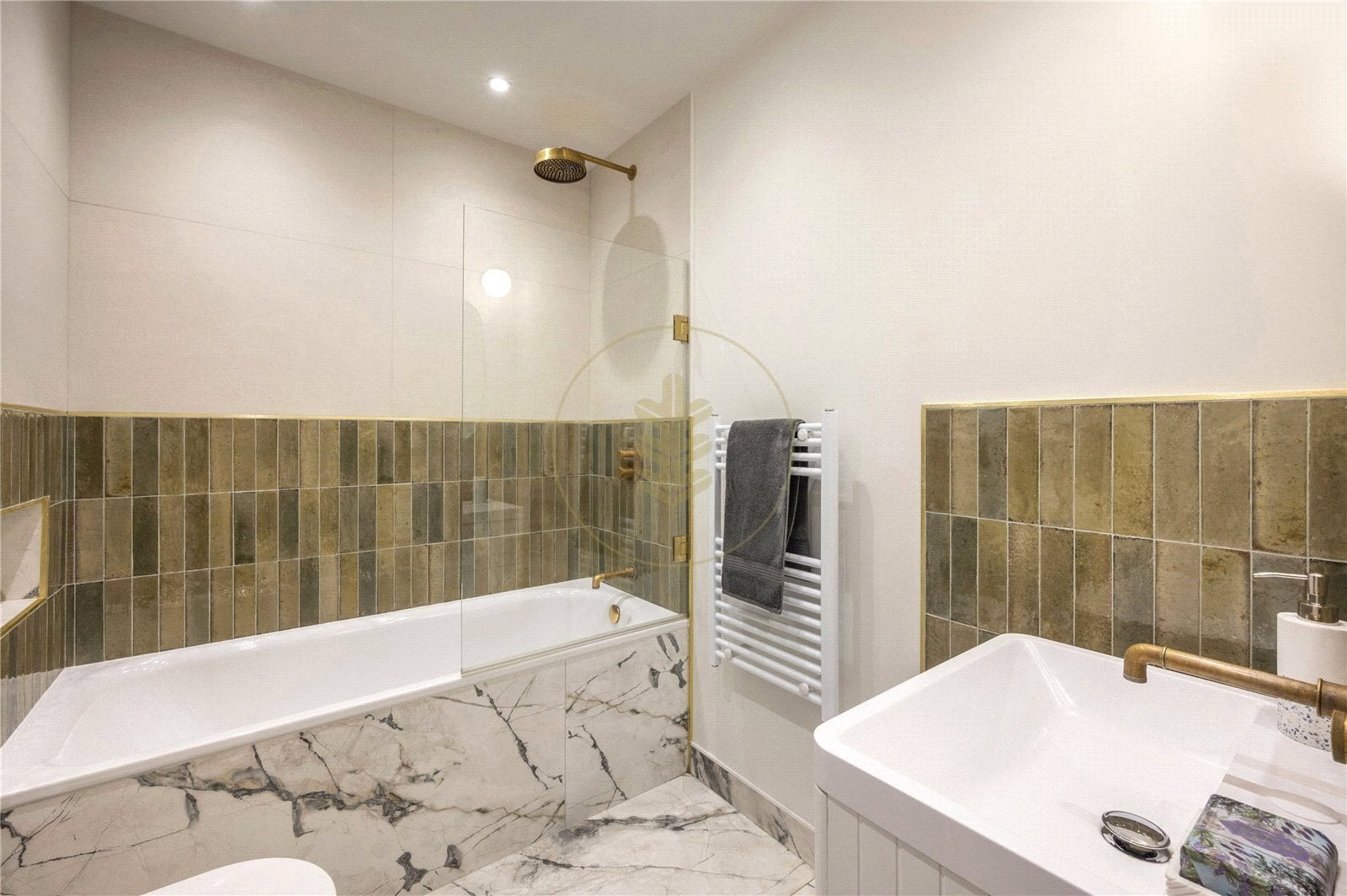 Flat Chatsworth Road in Greater London