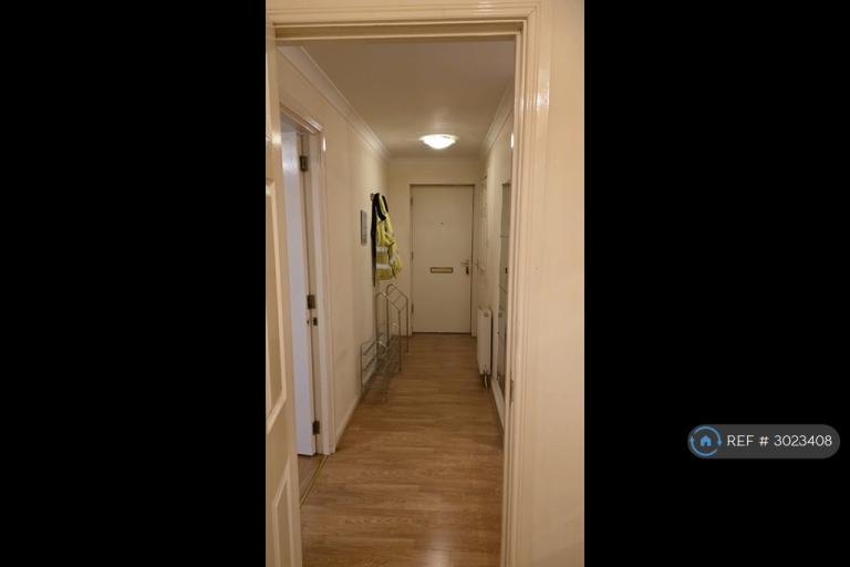 Flat Haymarket Crescent in Livingston