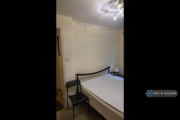 Flat Haymarket Crescent in Livingston