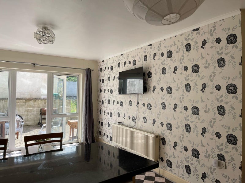 Room East Road in Greater London