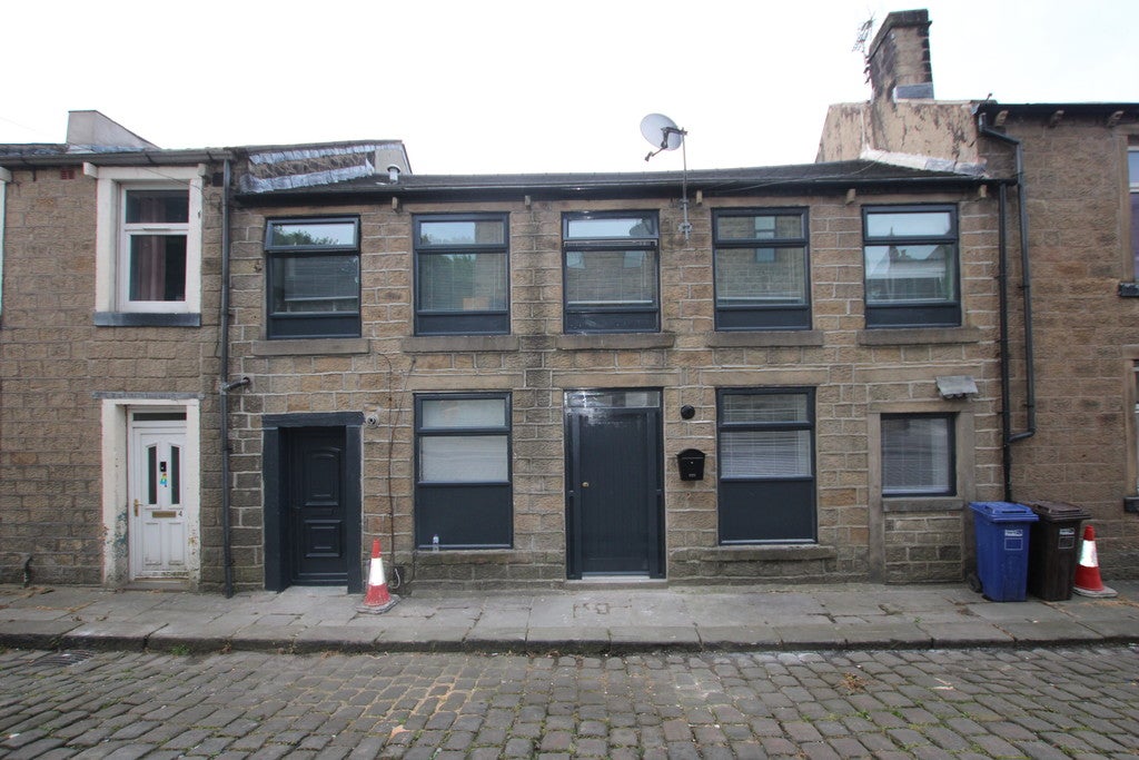 Flat Cambridge Street in Borough of Pendle