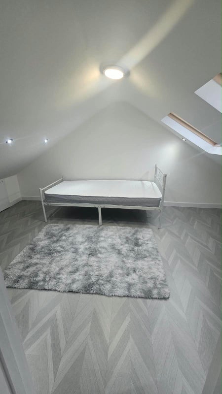 Room Garibaldi Street in Greater London
