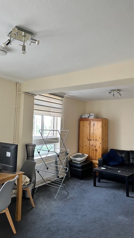 Room Baroness Road in Greater London