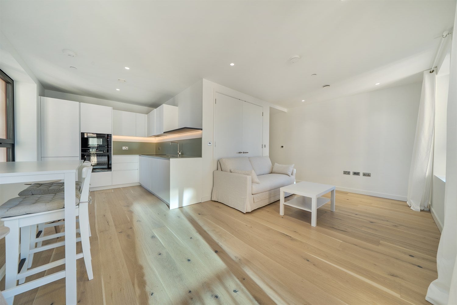 Flat East Parkside in Greater London